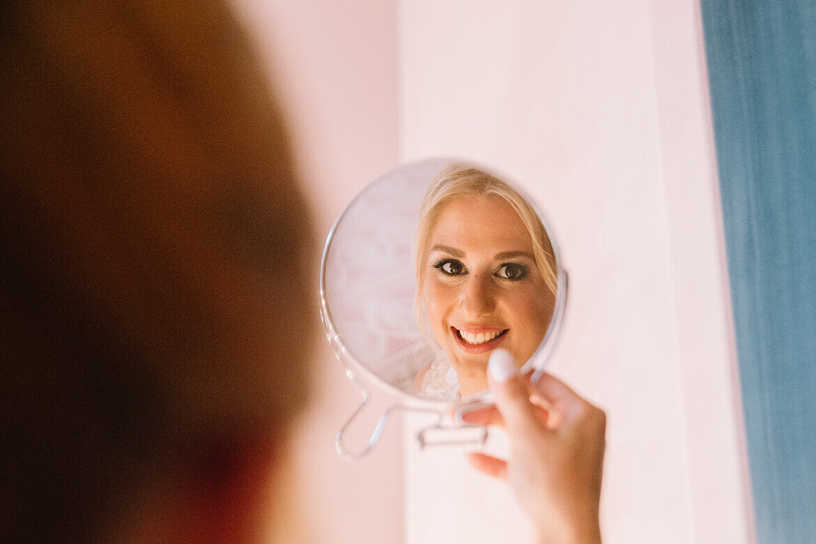 Γάμος Ανδρέα & Γεωργίας - Η νύφη στον καθρέπτη