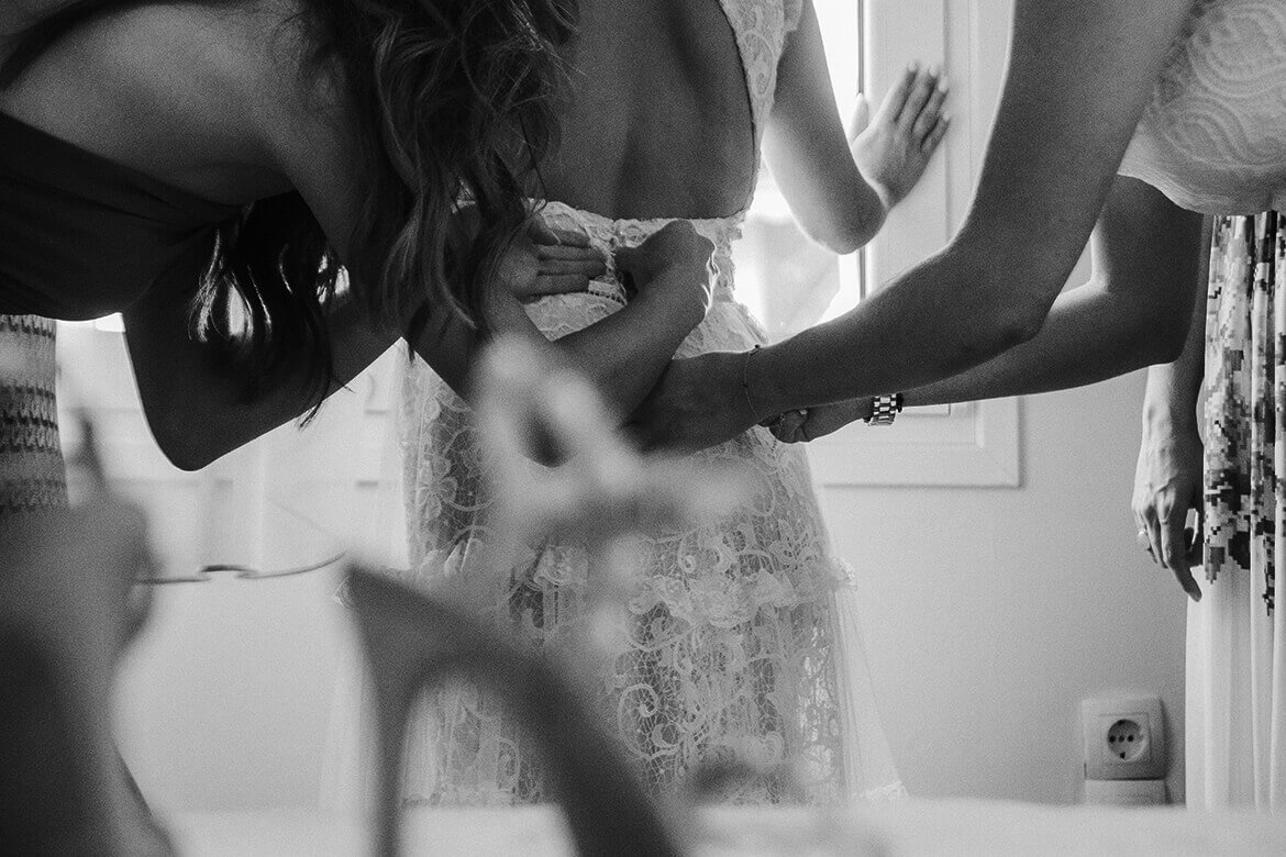 Γάμος Ανδρέα & Γεωργίας - Το ντύσιμο της νύφης