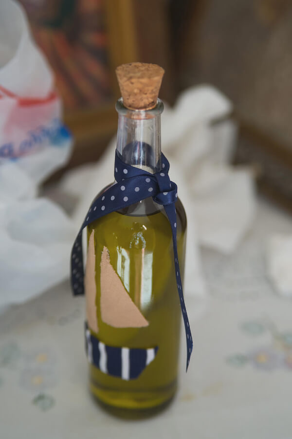 Βάφτιση Αρίστου - Το λάδι της βάφτισης