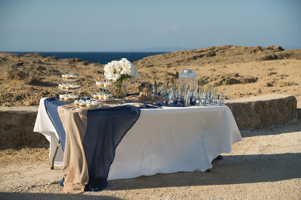 Βάφτιση Αρίστου - Το τραπέζι με τις μπομπονιέρες