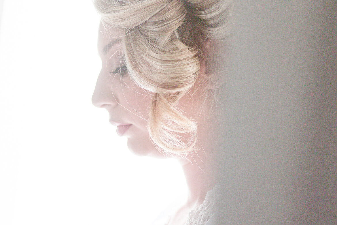 Γάμος Γιώργου & Ολίβιας - Η νύφη προφίλ