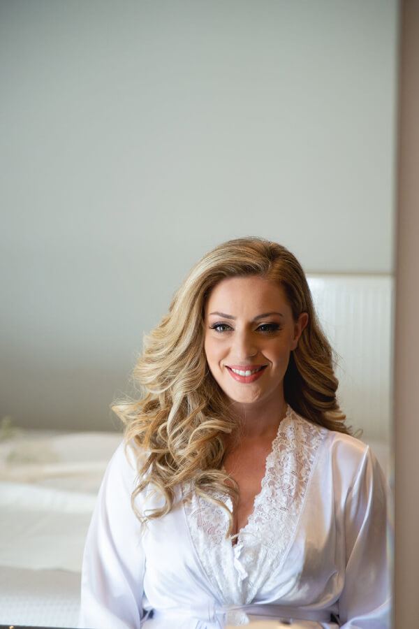 Γάμος Γιώργου & Ολίβιας - Η νύφη στο σπίτι