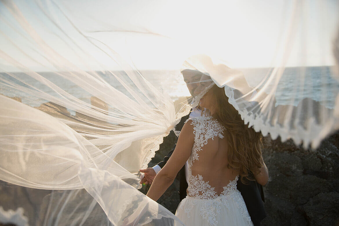 Γάμος Ηρακλή & Ειρήνης - Το ζεύγος στην παραλία